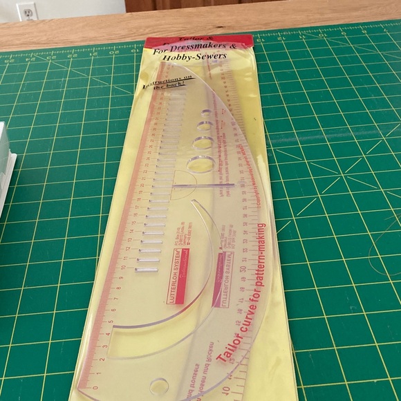 Sewing Pattern Making Kit-Lutterhoff - Picture 4 of 4